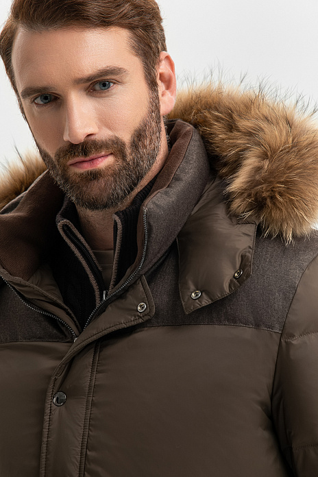 Пуховик с натуральным мехом, цвет Хаки